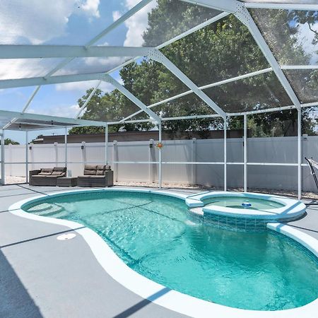 Stunning Modern Home In Tampa With Pool - Just 5 Minutes From Airport! Kültér fotó