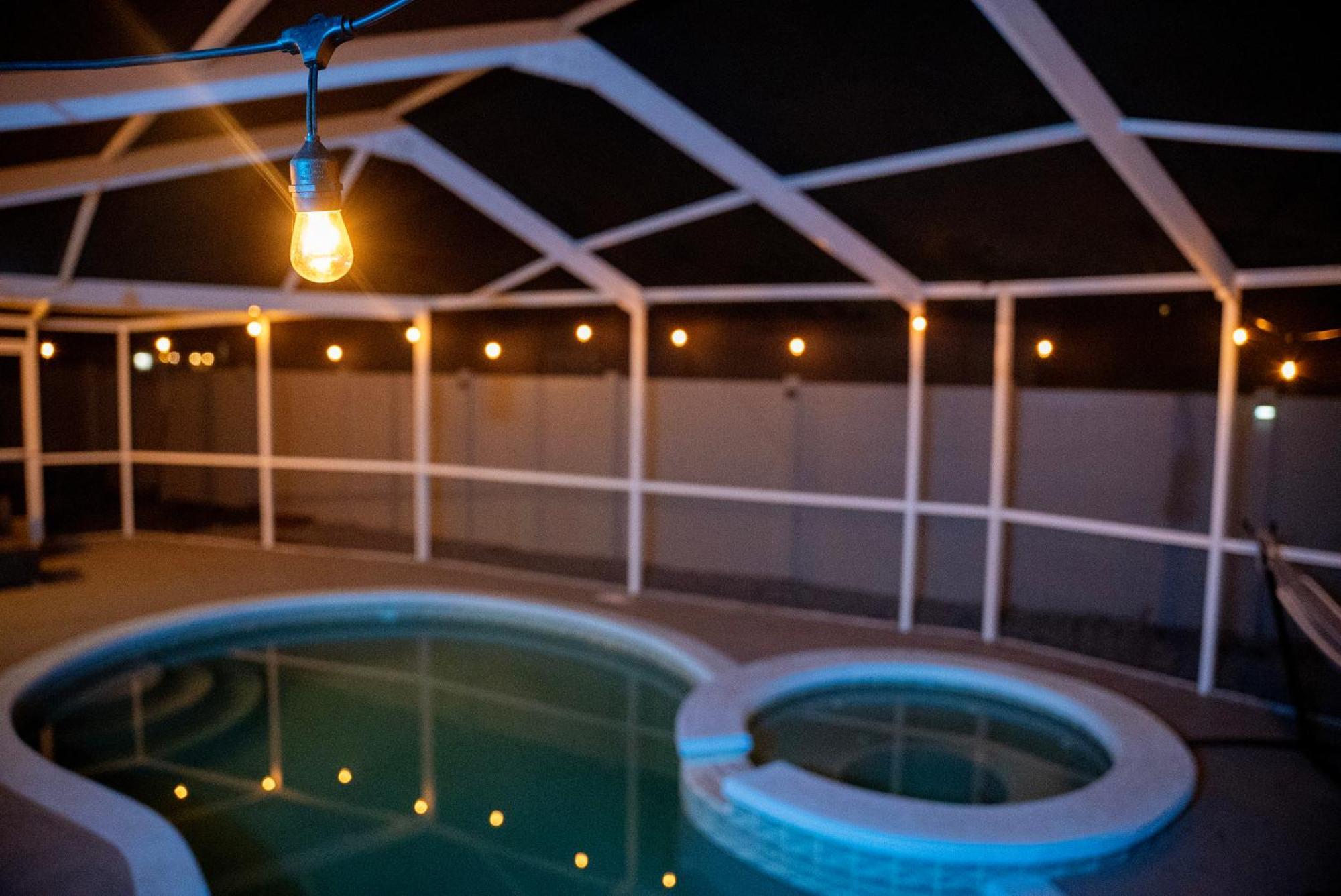 Stunning Modern Home In Tampa With Pool - Just 5 Minutes From Airport! Kültér fotó