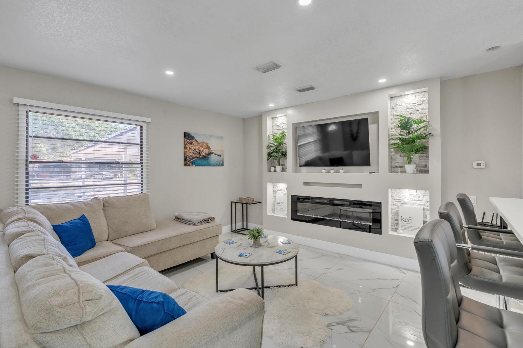 Stunning Modern Home In Tampa With Pool - Just 5 Minutes From Airport! Kültér fotó