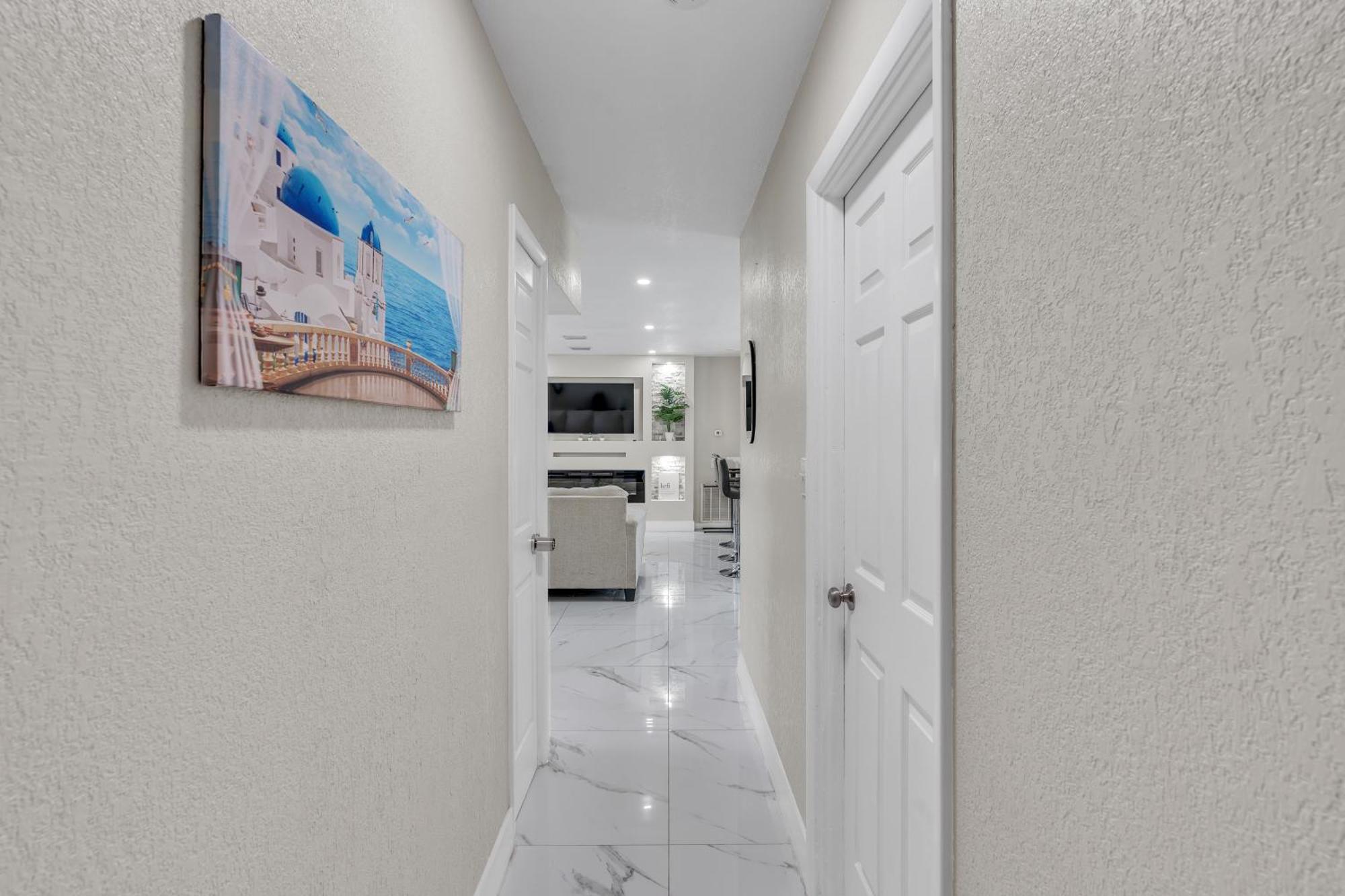 Stunning Modern Home In Tampa With Pool - Just 5 Minutes From Airport! Kültér fotó